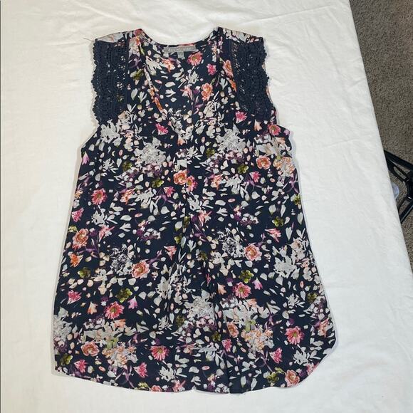 Sleeveless blouse Daniel Rainn Size XS Blue floral. Lace detail. Workwear - Picture 1 of 6